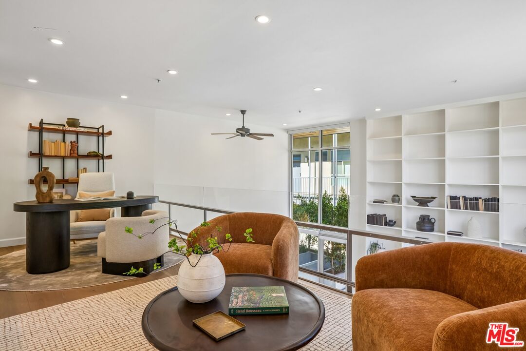 5806 Waring Ave Unit: 7