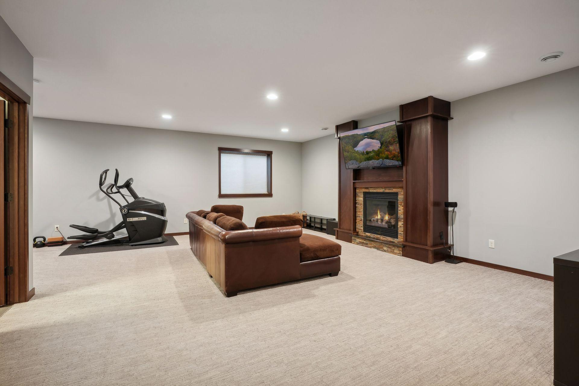 335 Orchid Lane N