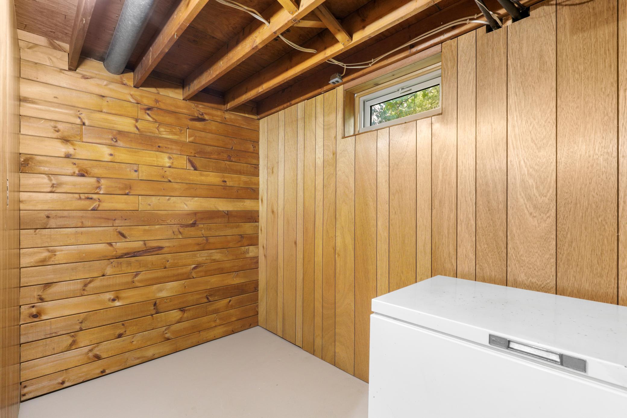 Charming, Well Maintained, Walk-Out Rambler