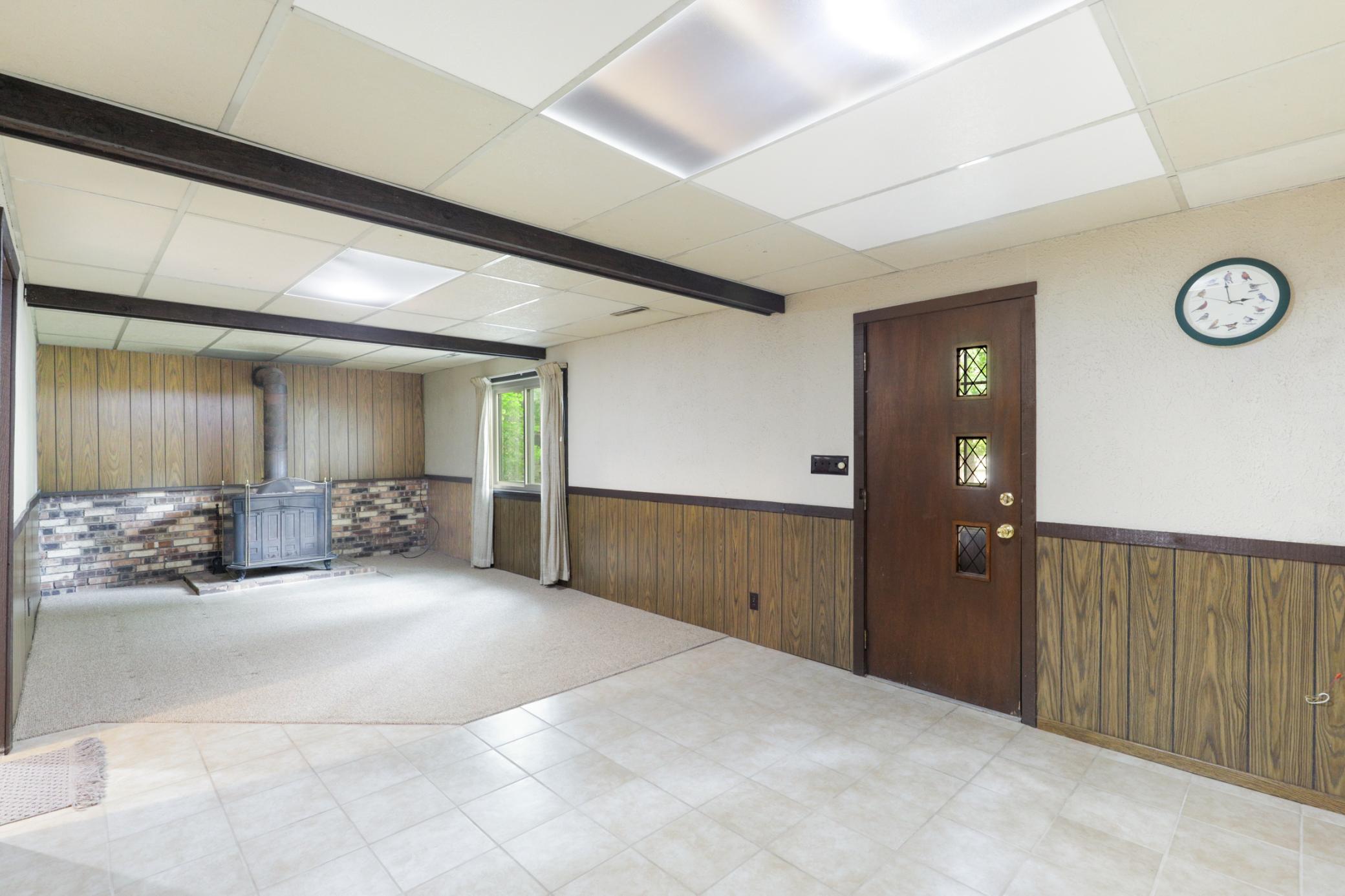 Charming, Well Maintained, Walk-Out Rambler