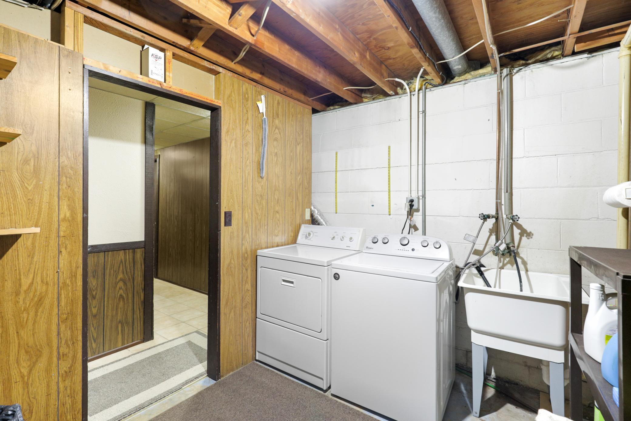 Charming, Well Maintained, Walk-Out Rambler