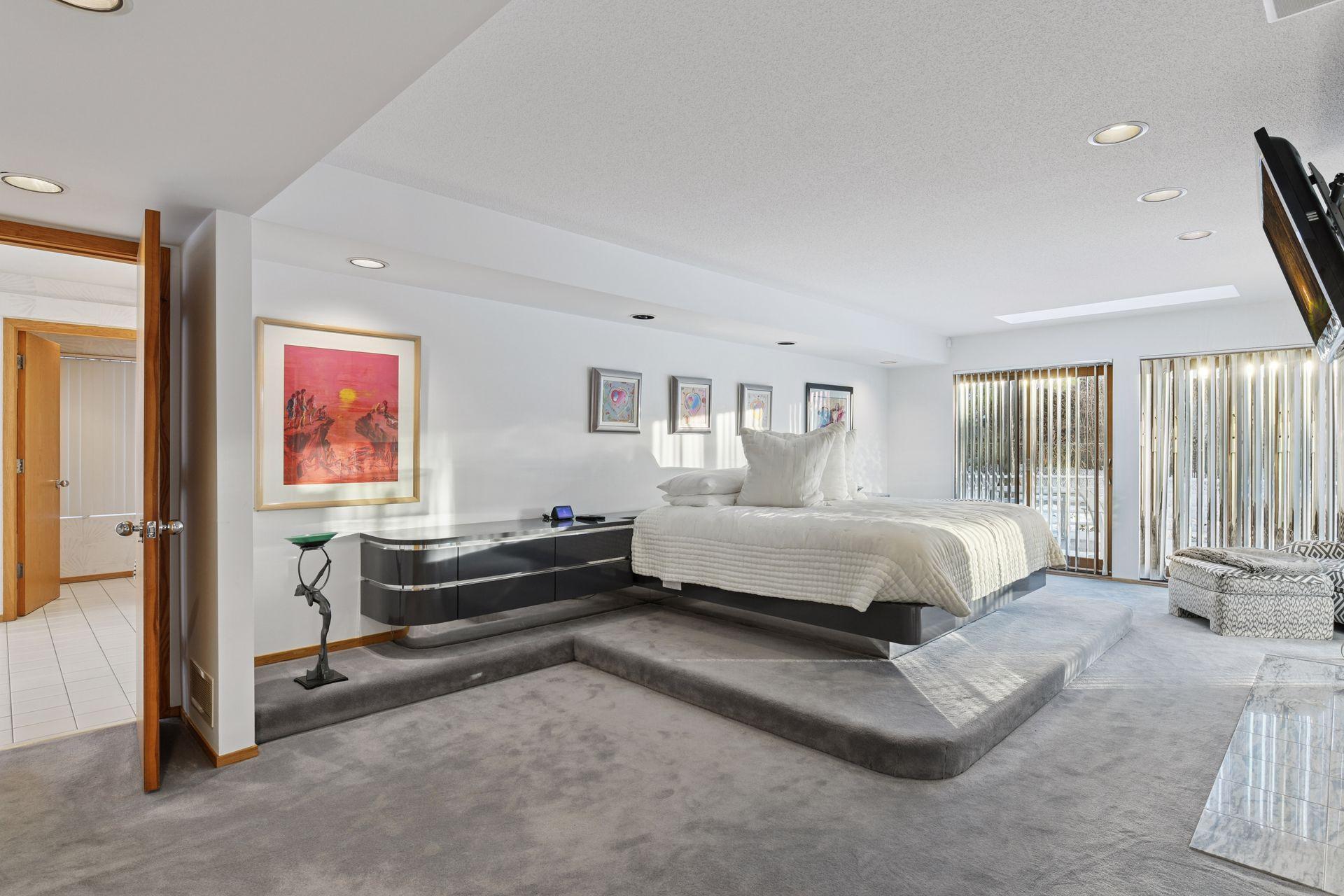 16141 Mcginty Road W