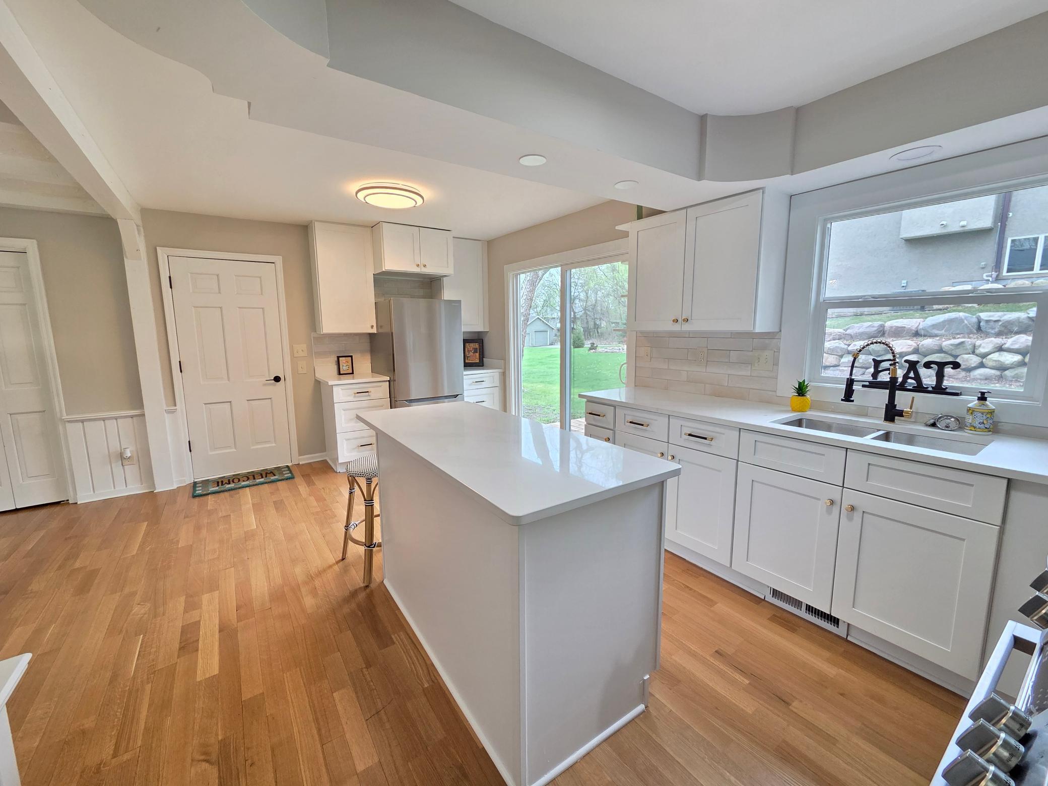 13801 Lake Street Extension