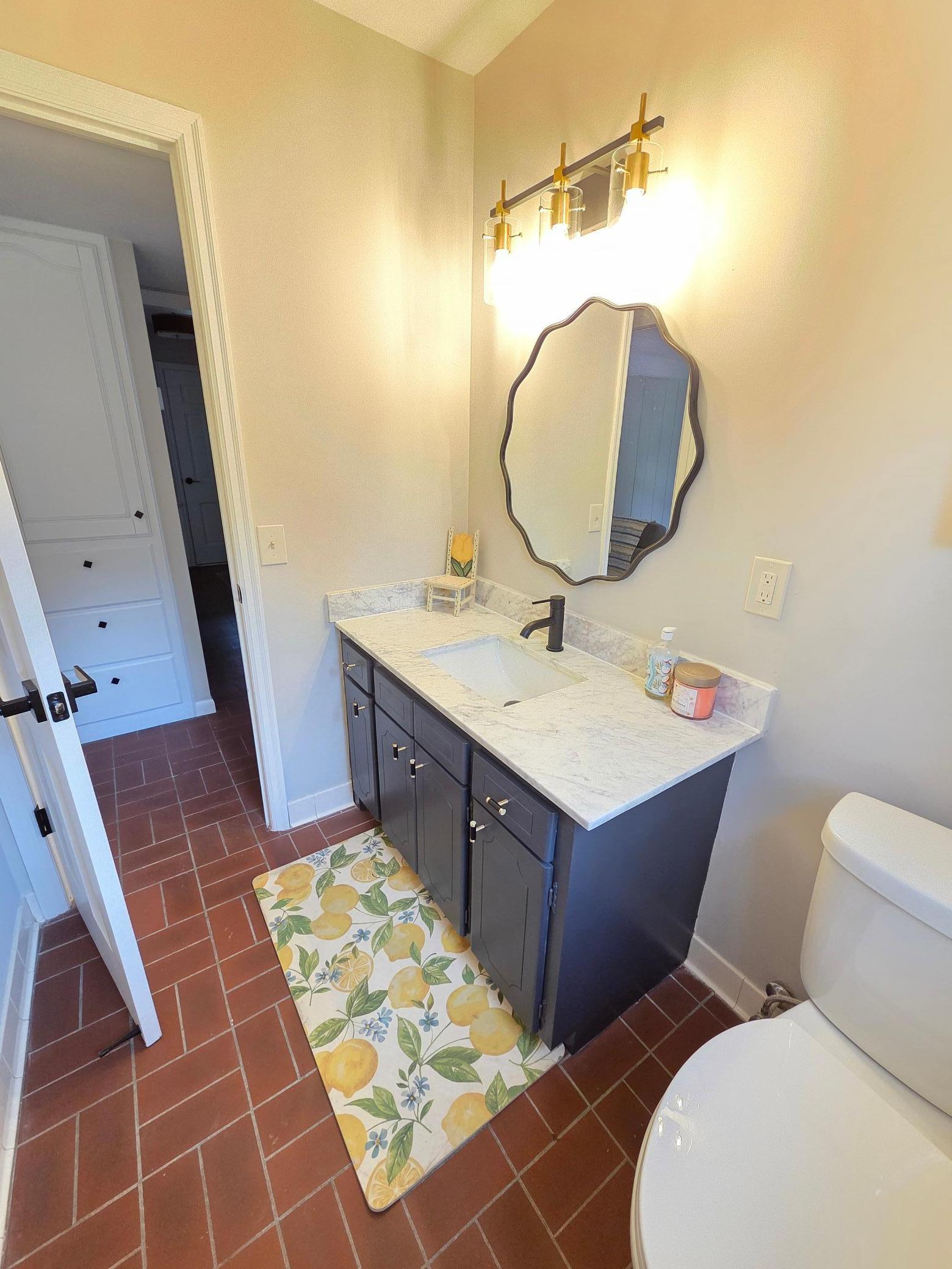 13801 Lake Street Extension