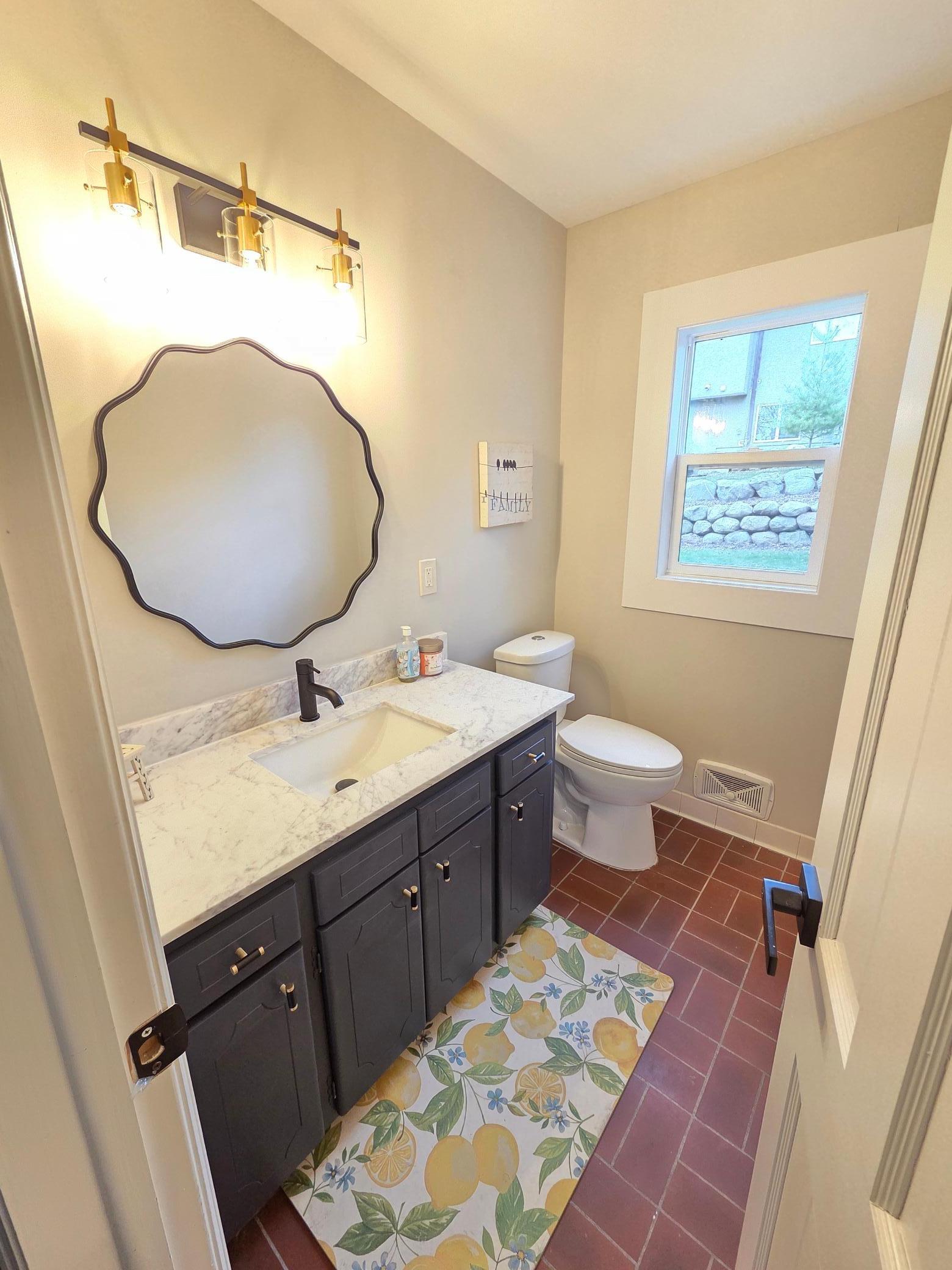 13801 Lake Street Extension