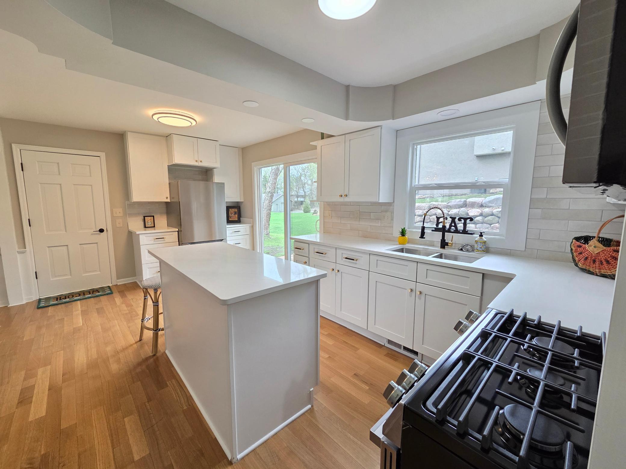 13801 Lake Street Extension