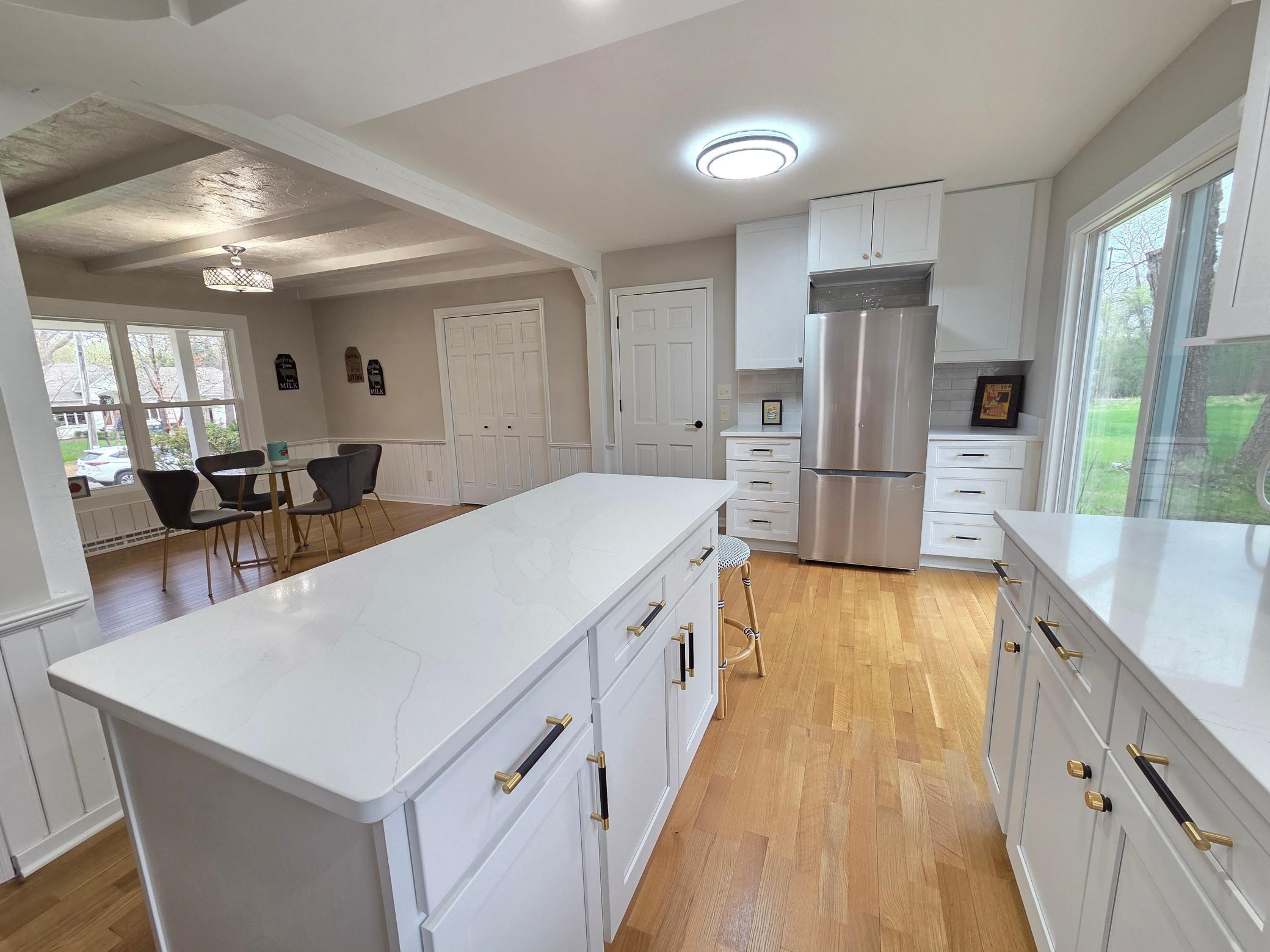 13801 Lake Street Extension