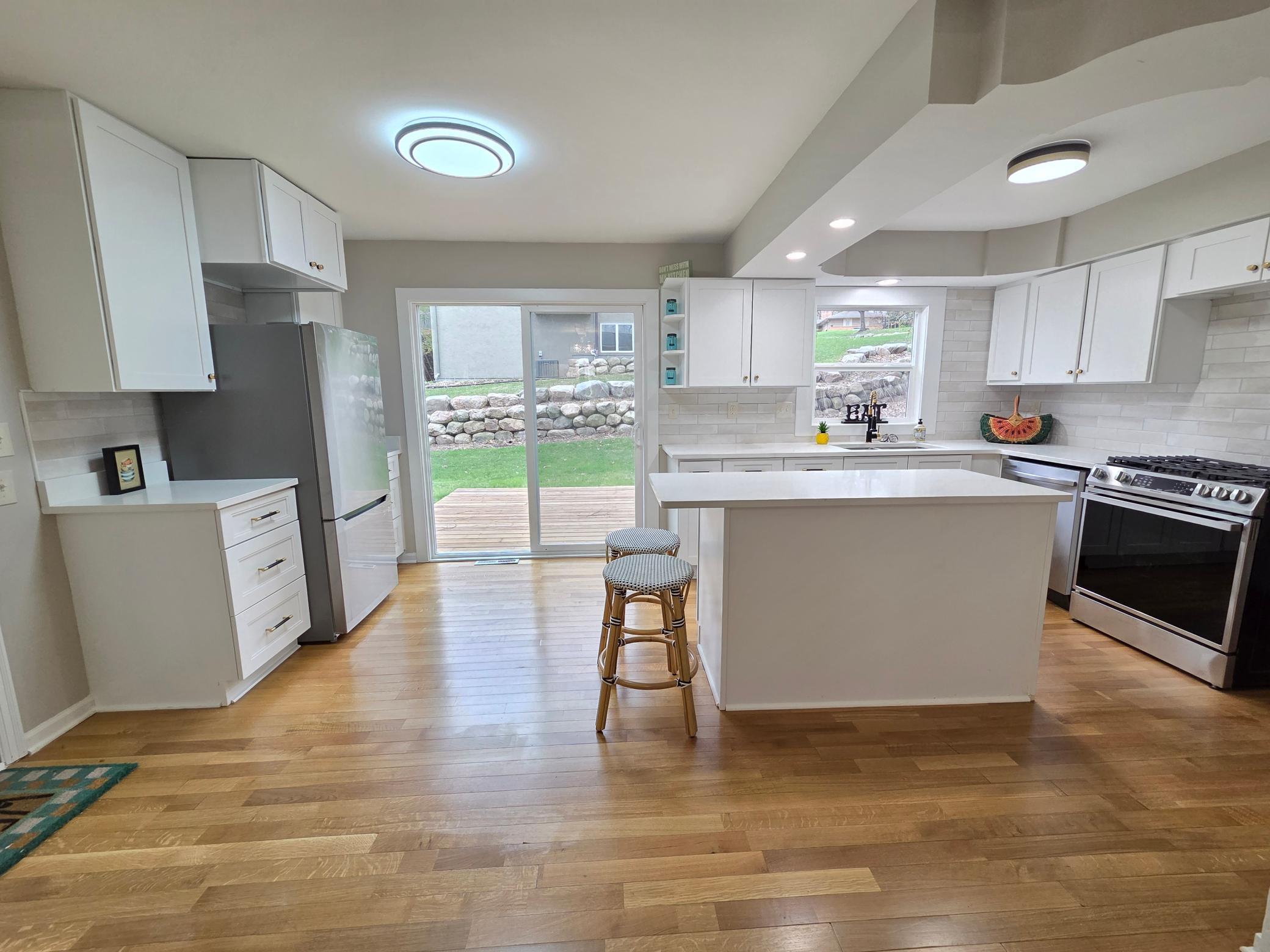 13801 Lake Street Extension