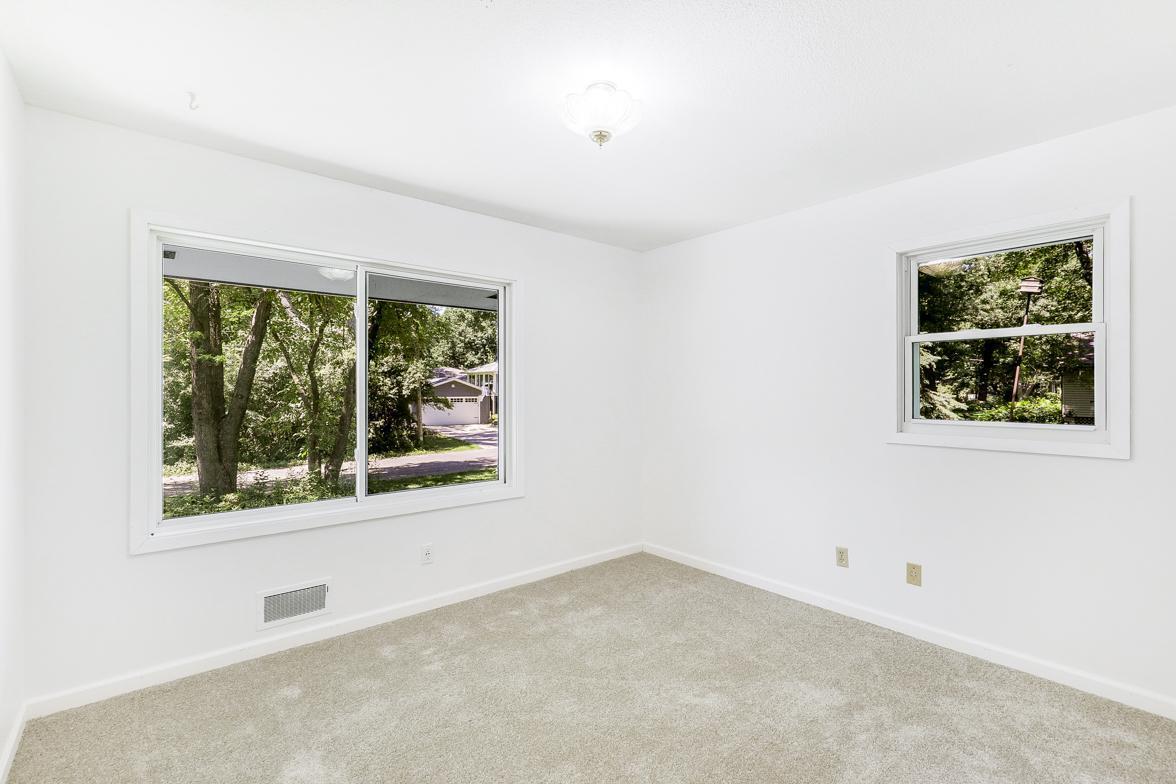 Spacious Home in Wayzata Schools, One Minute from 394