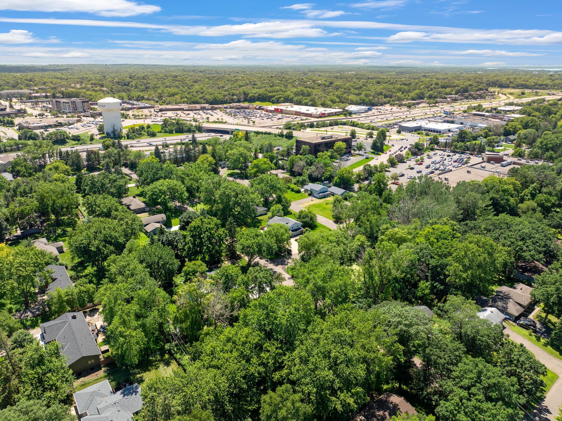 Spacious Home in Wayzata Schools, One Minute from 394