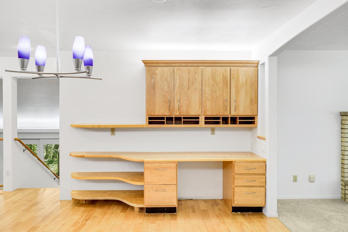 Spacious Home in Wayzata Schools, One Minute from 394