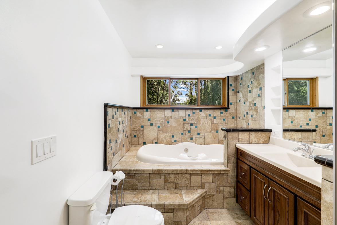 Spacious Home in Wayzata Schools, One Minute from 394