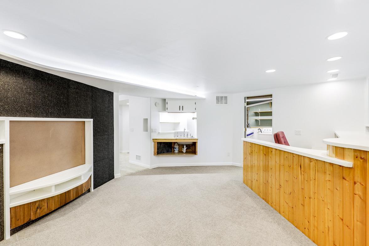 Spacious Home in Wayzata Schools, One Minute from 394