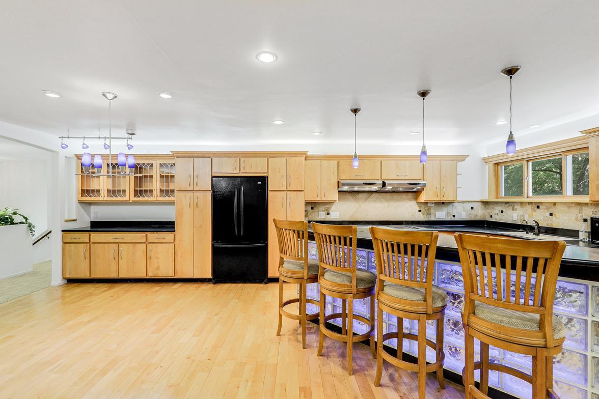 Spacious Home in Wayzata Schools, One Minute from 394