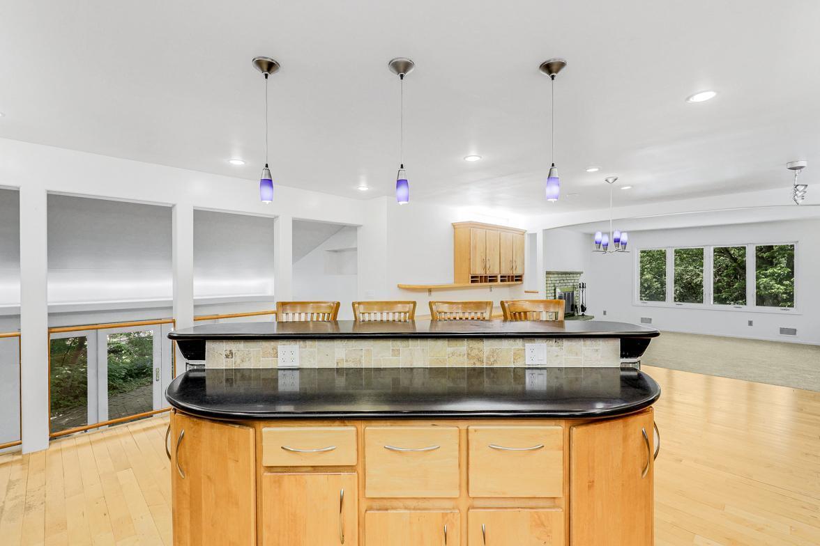 Spacious Home in Wayzata Schools, One Minute from 394