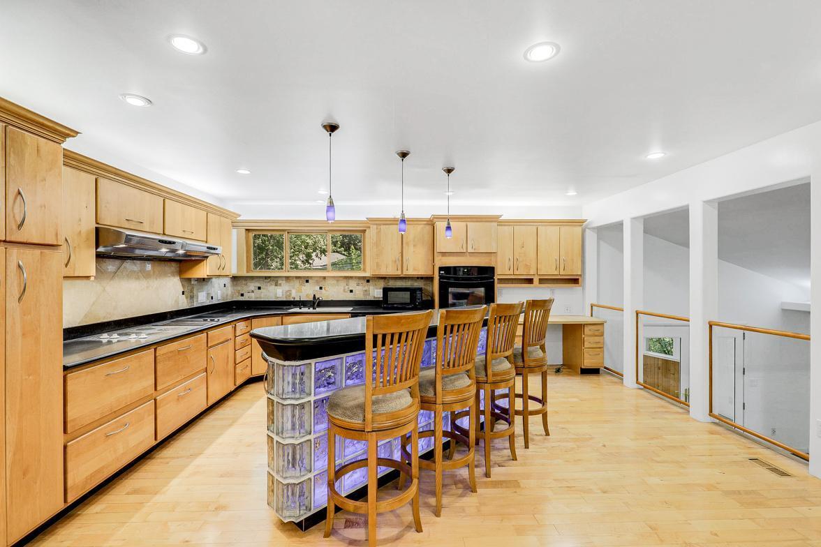 Spacious Home in Wayzata Schools, One Minute from 394