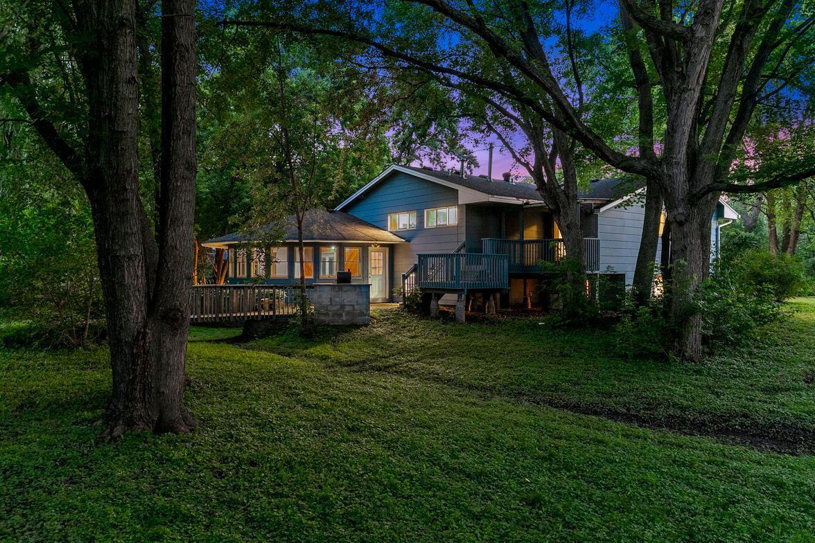 Spacious Home in Wayzata Schools, One Minute from 394