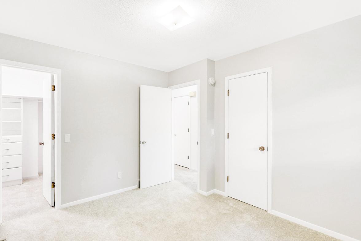 Spacious Home in Wayzata Schools, One Minute from 394