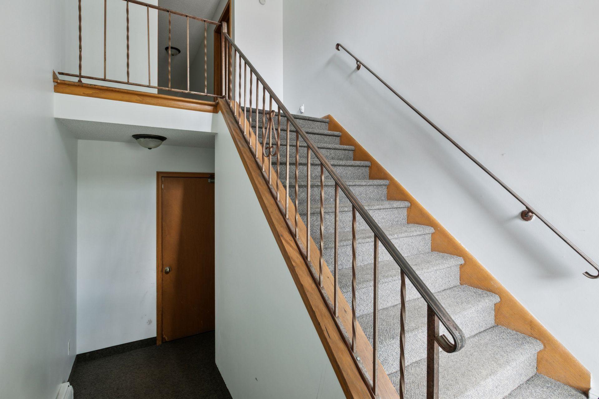 4733 University Avenue NE