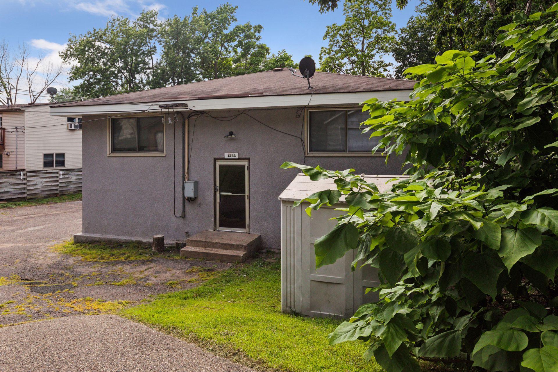 4733 University Avenue NE