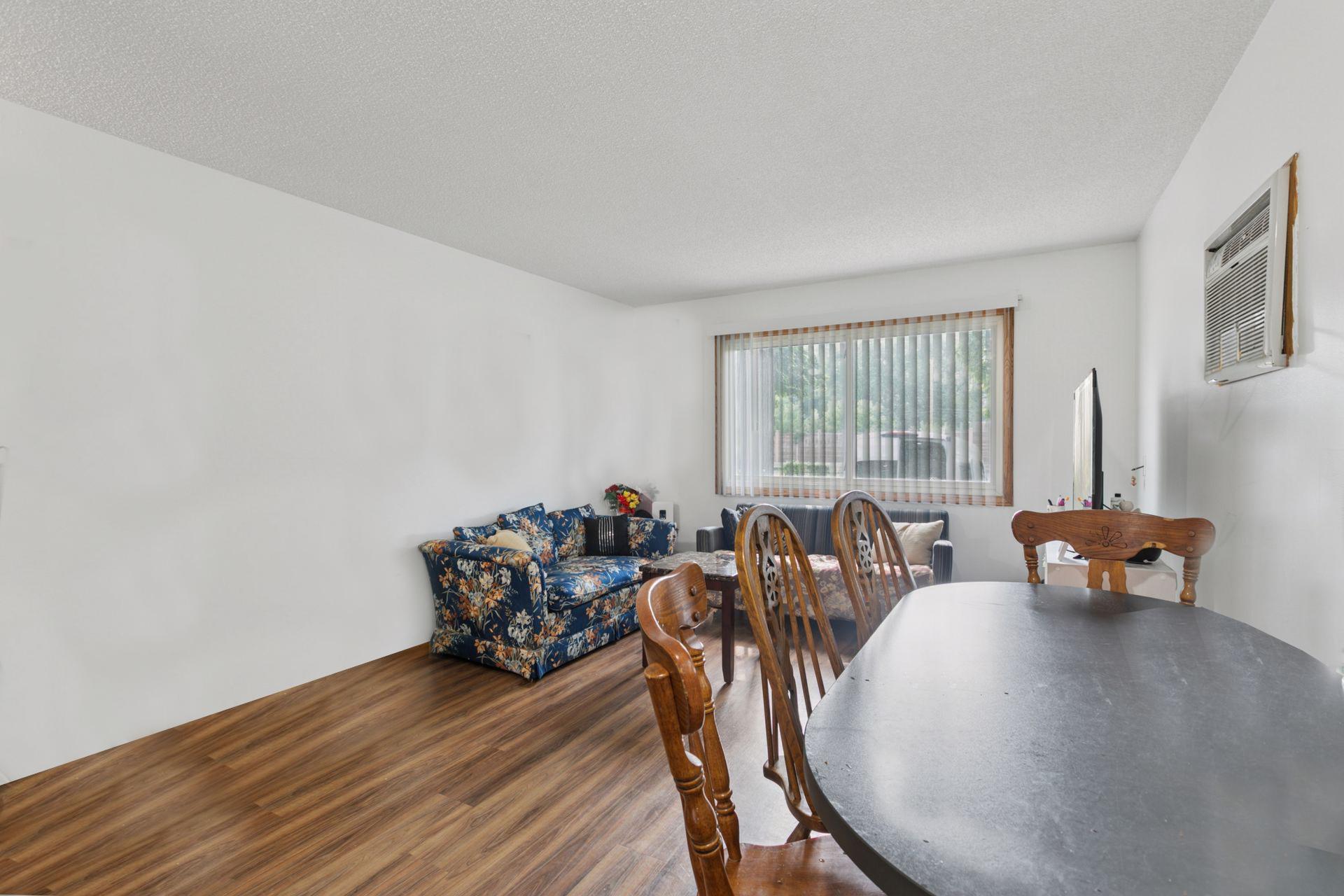 4733 University Avenue NE