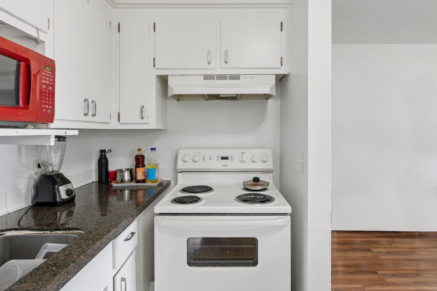 4733 University Avenue NE