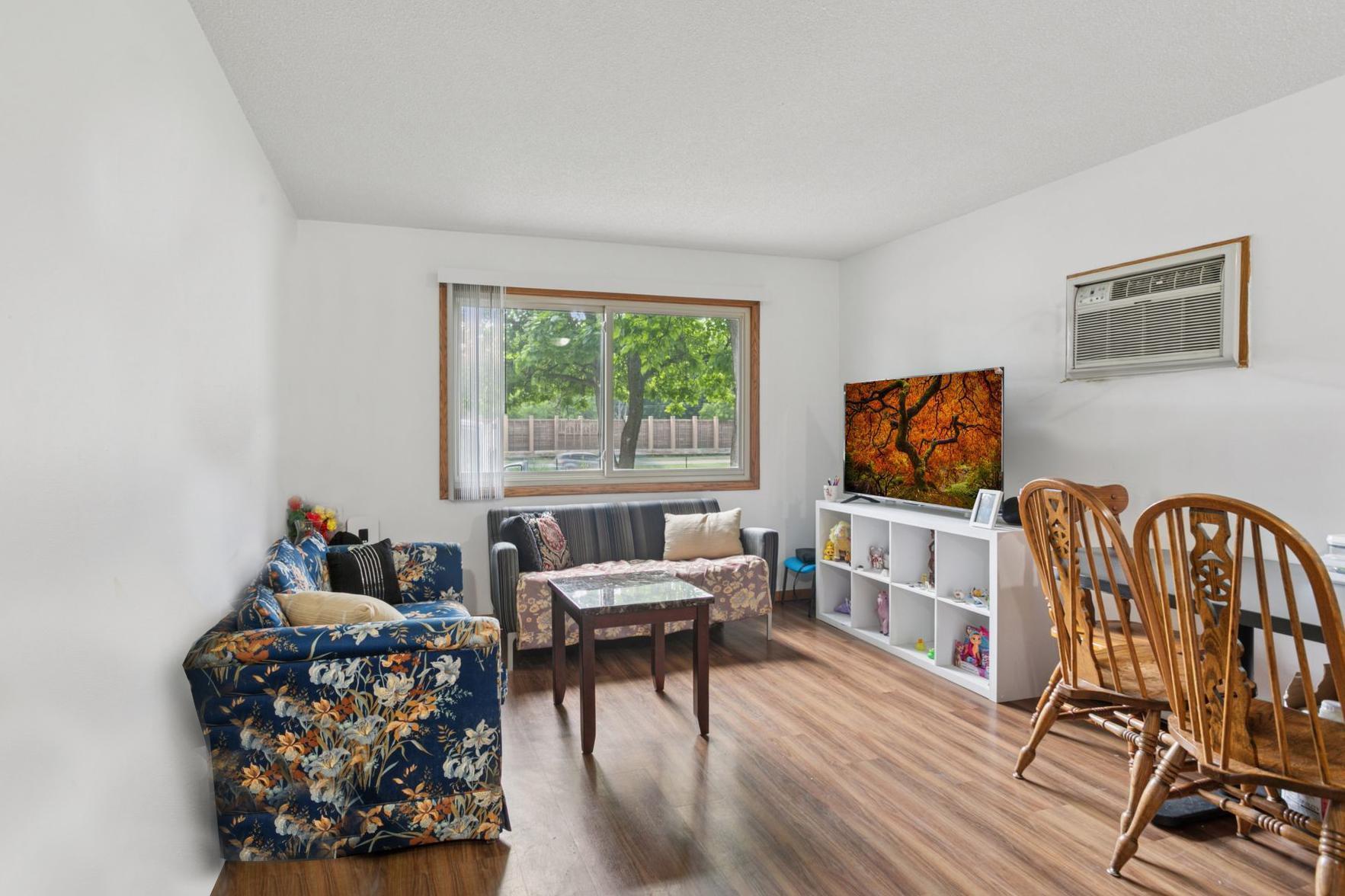 4733 University Avenue NE