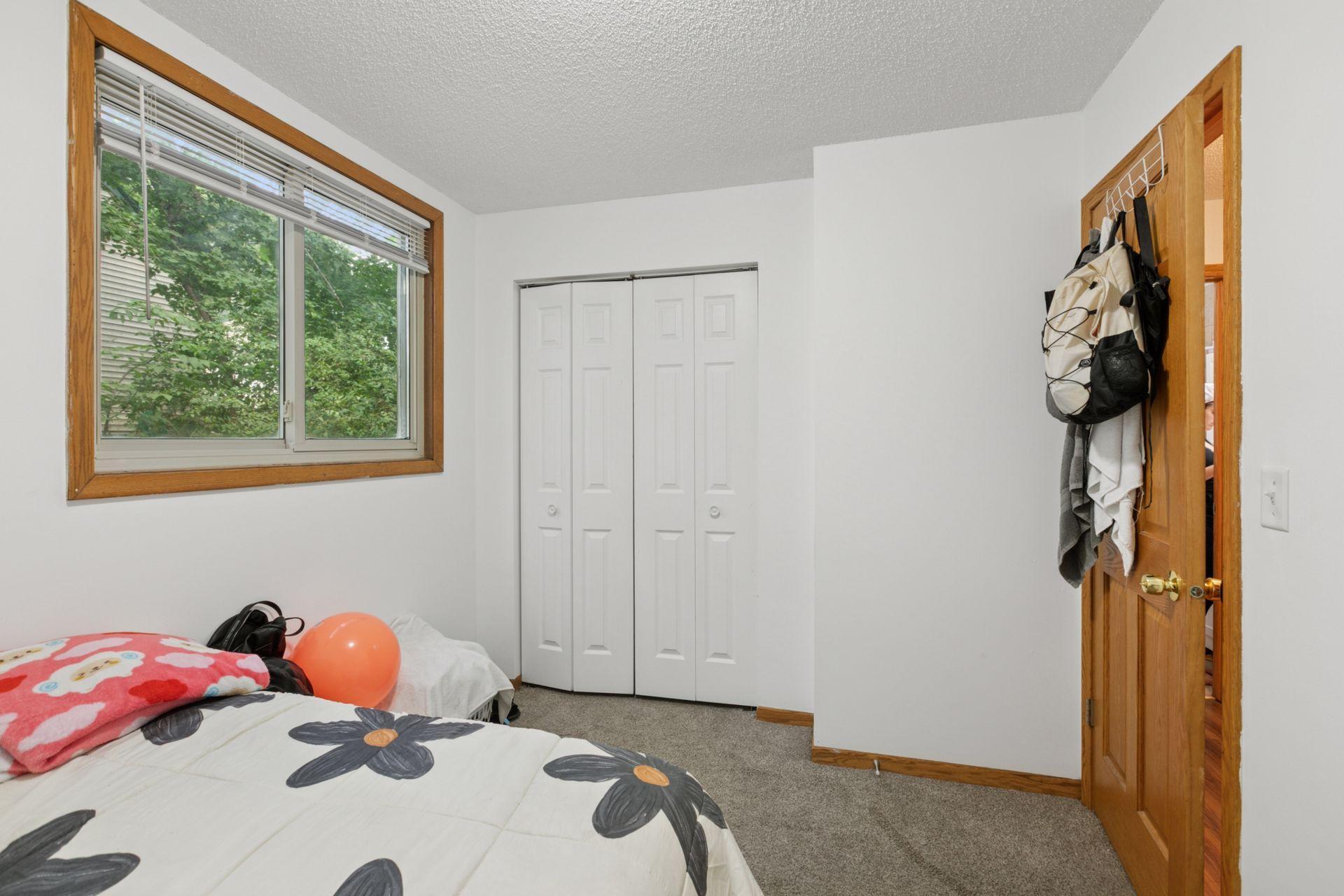 4733 University Avenue NE