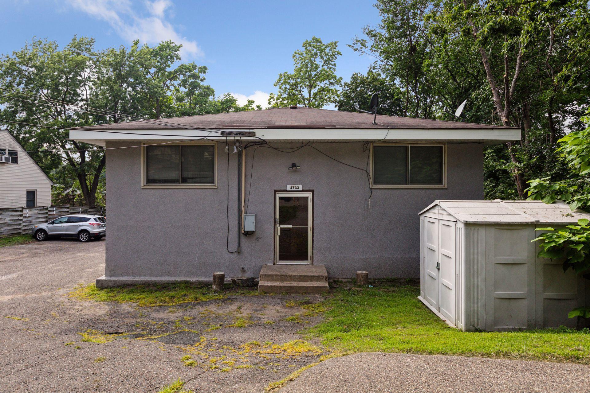 4733 University Avenue NE