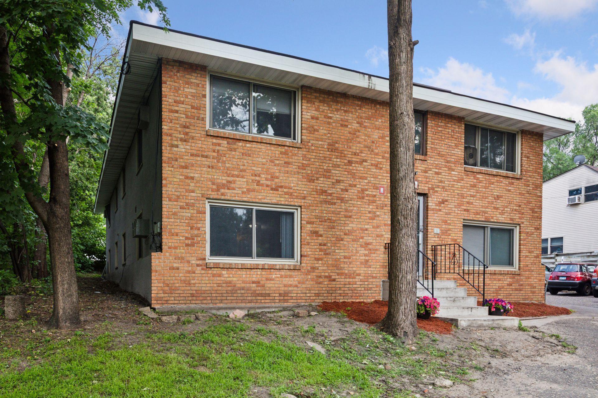 4733 University Avenue NE