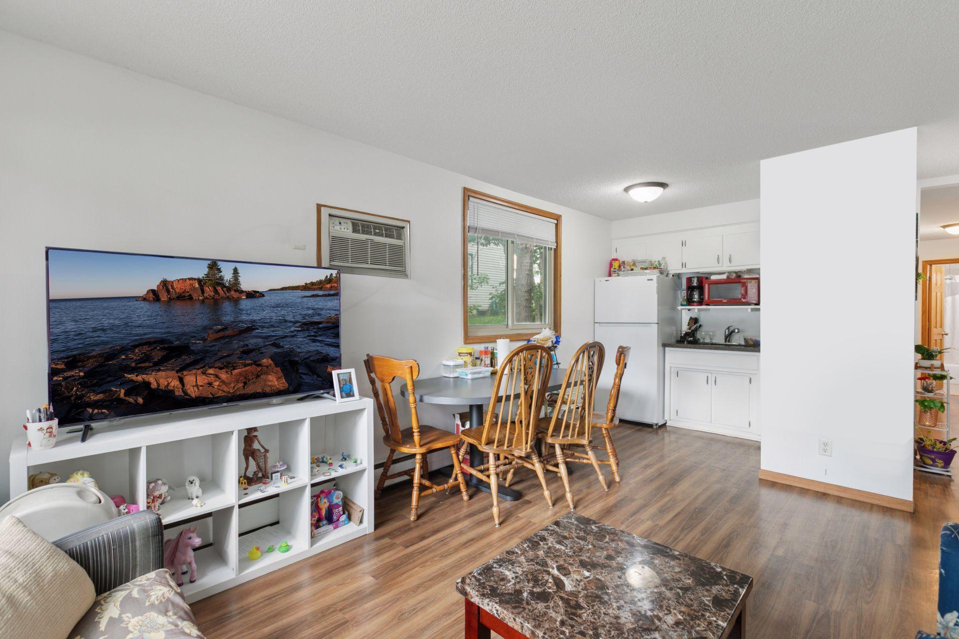 4733 University Avenue NE