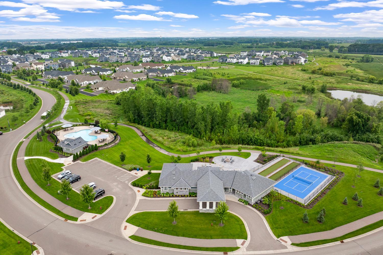 Pristine Villa with Main Floor Living, Set on a Quiet Cul-De-Sac