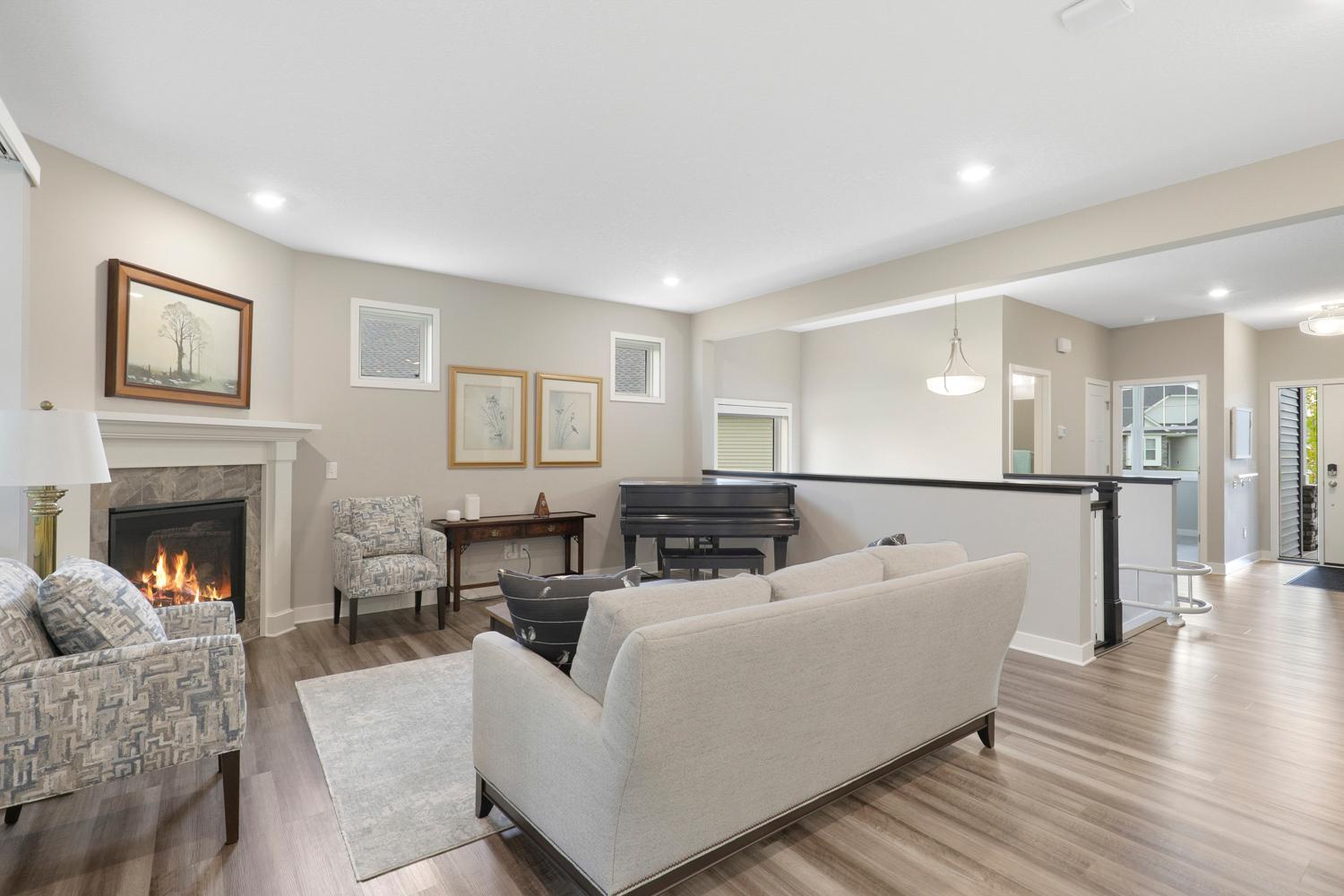Pristine Villa with Main Floor Living, Set on a Quiet Cul-De-Sac