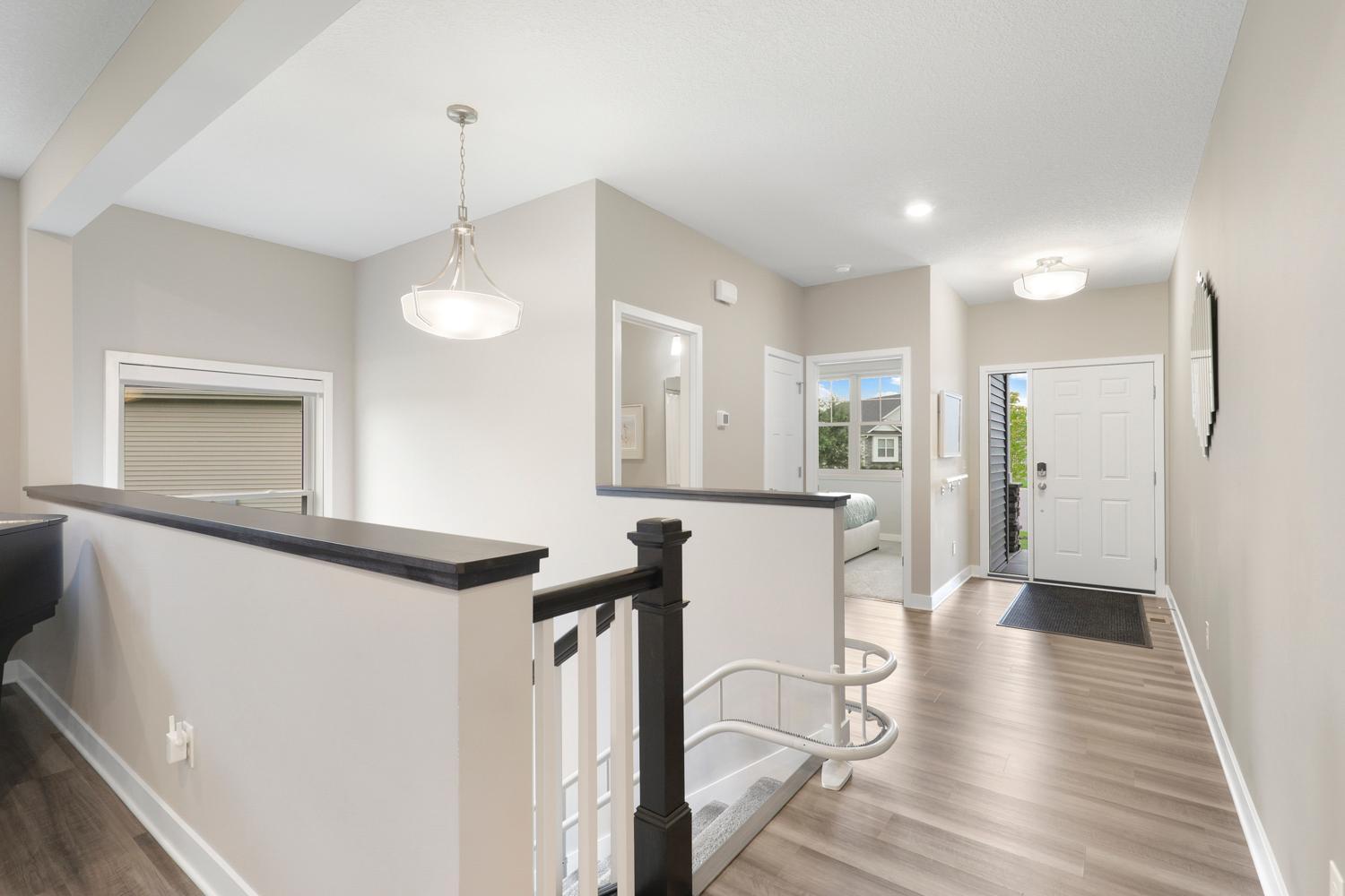 Pristine Villa with Main Floor Living, Set on a Quiet Cul-De-Sac