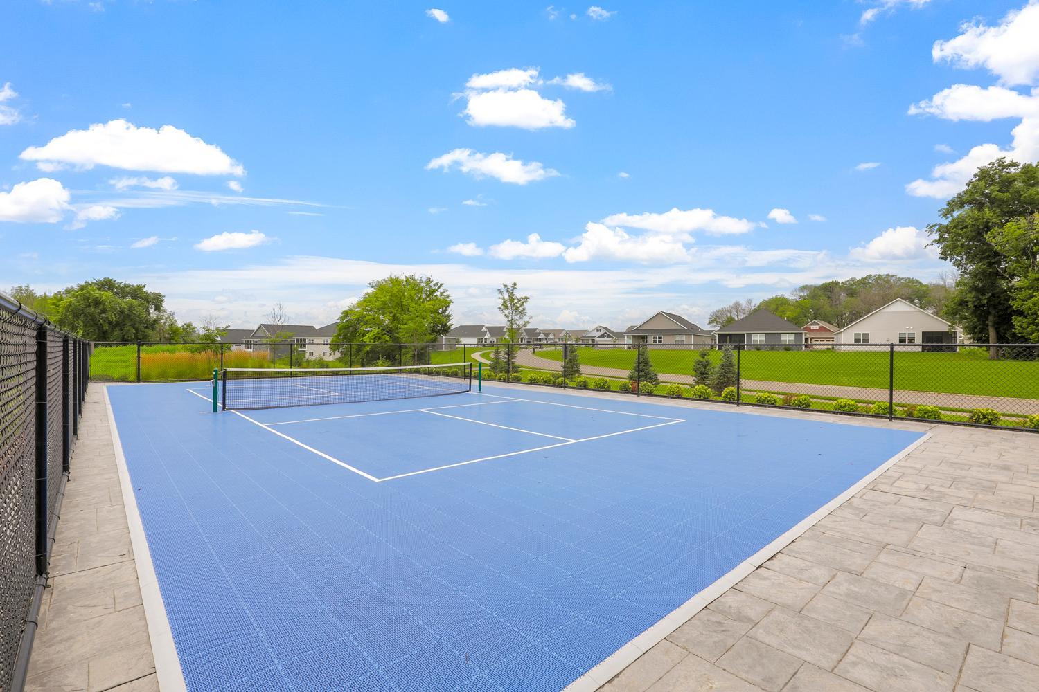Pristine Villa with Main Floor Living, Set on a Quiet Cul-De-Sac