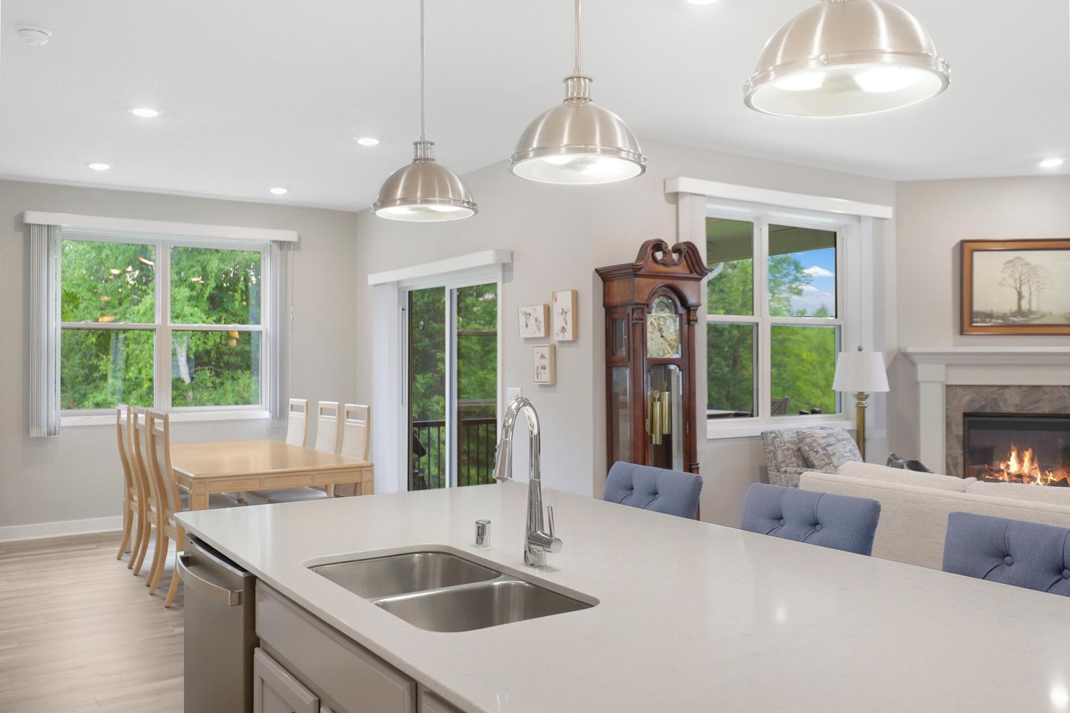 Pristine Villa with Main Floor Living, Set on a Quiet Cul-De-Sac