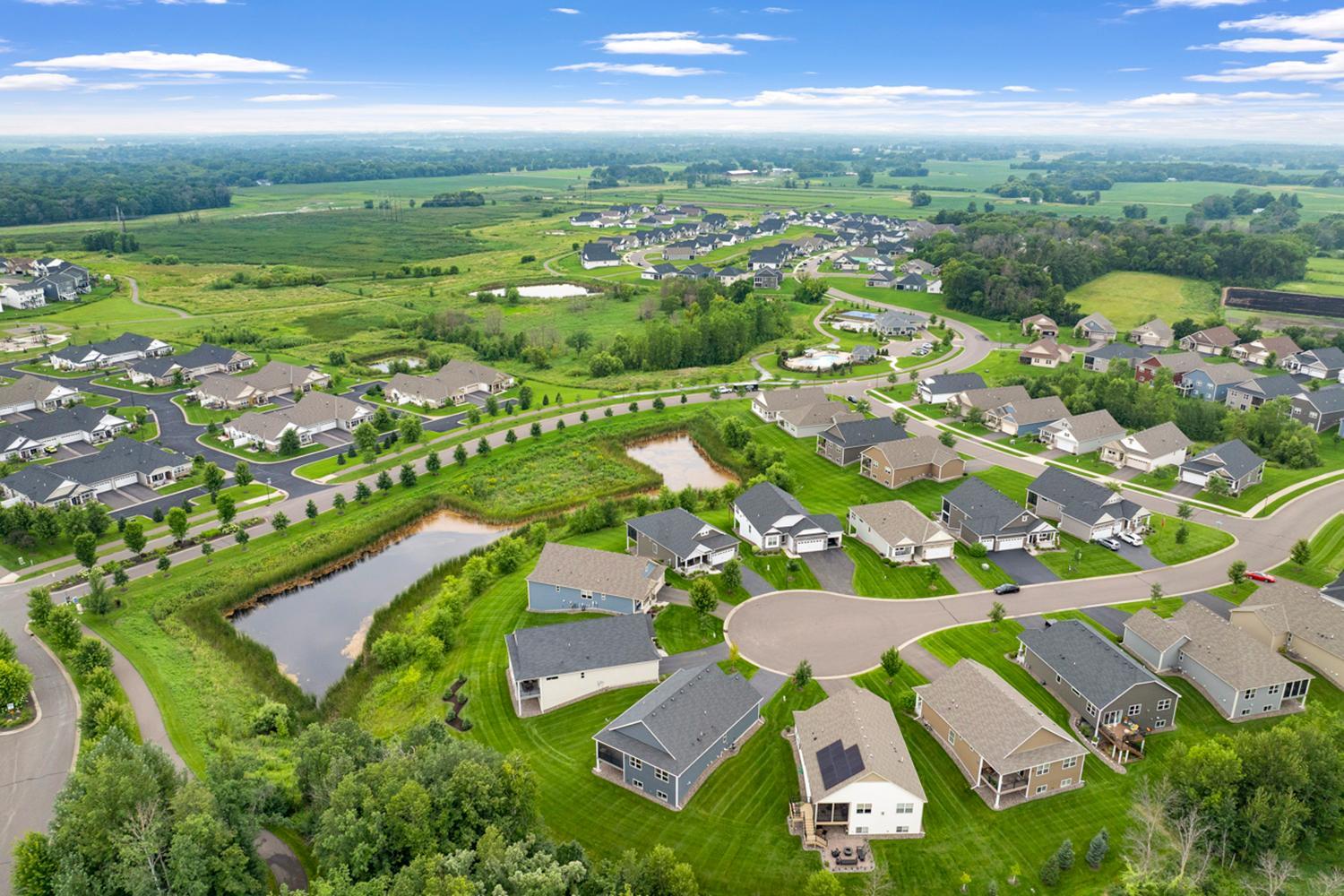 Pristine Villa with Main Floor Living, Set on a Quiet Cul-De-Sac