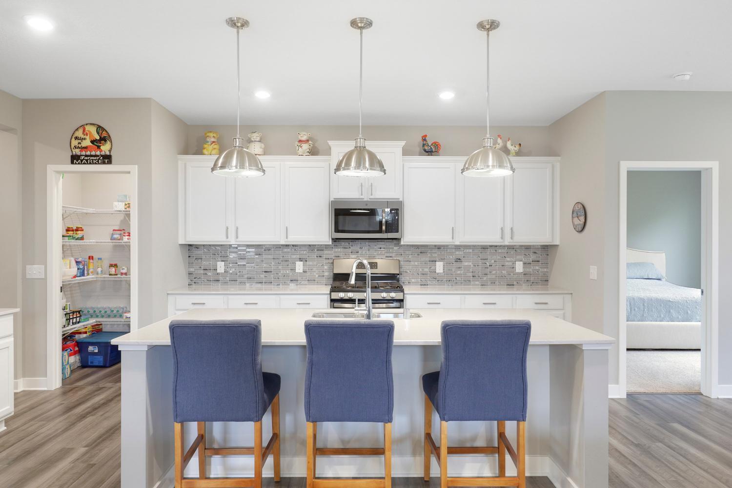 Pristine Villa with Main Floor Living, Set on a Quiet Cul-De-Sac