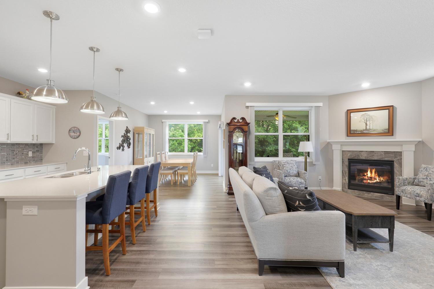 Pristine Villa with Main Floor Living, Set on a Quiet Cul-De-Sac