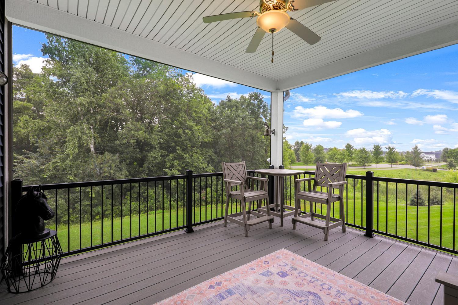 Pristine Villa with Main Floor Living, Set on a Quiet Cul-De-Sac
