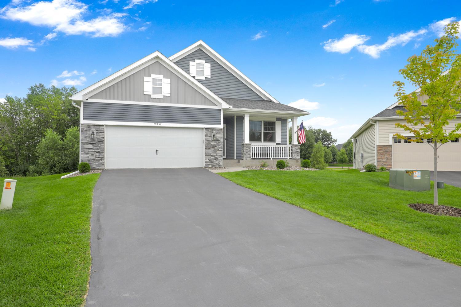 Pristine Villa with Main Floor Living, Set on a Quiet Cul-De-Sac