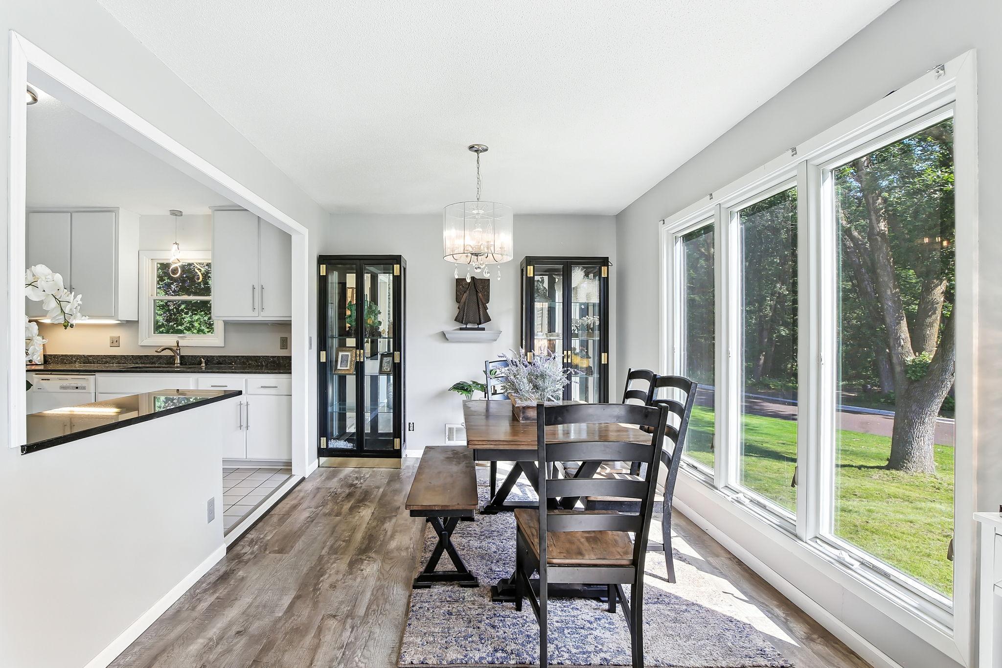 455 Black Oaks Lane N