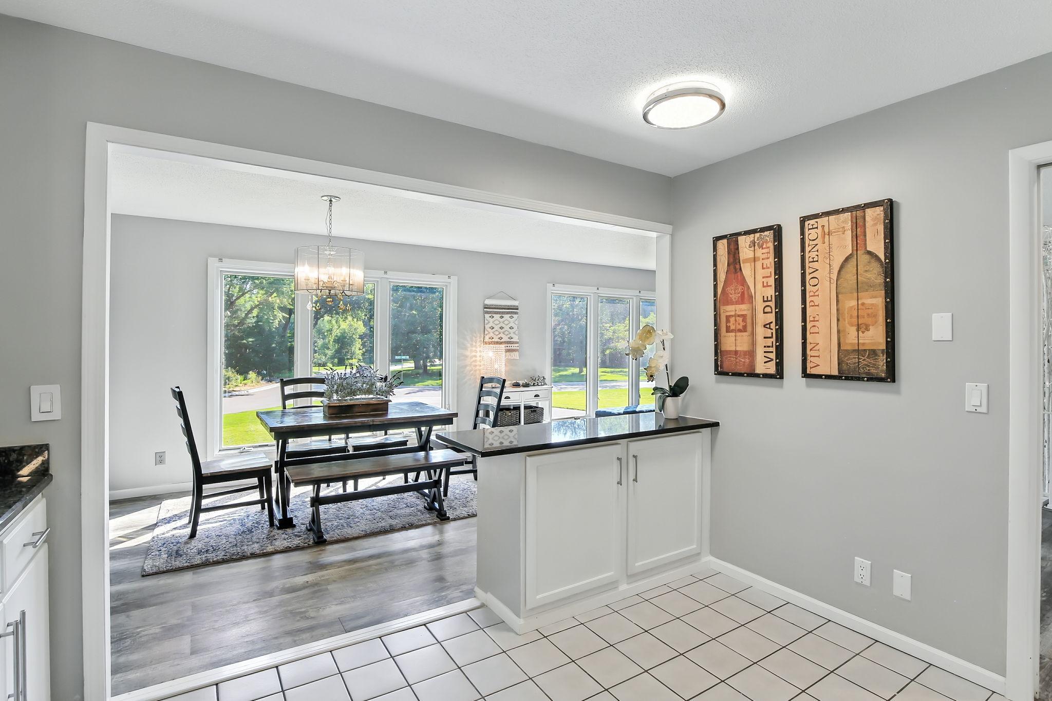 455 Black Oaks Lane N