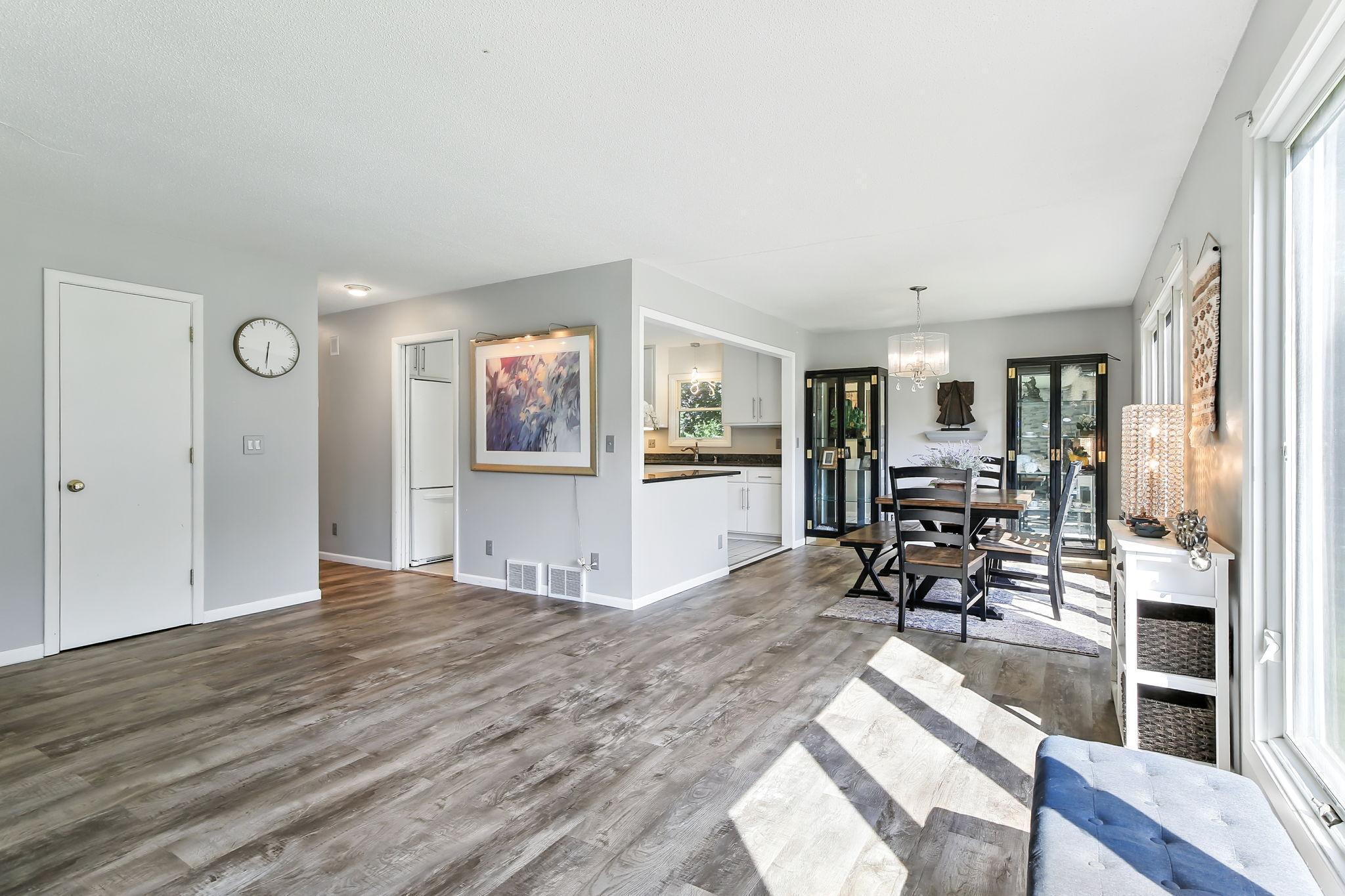 455 Black Oaks Lane N