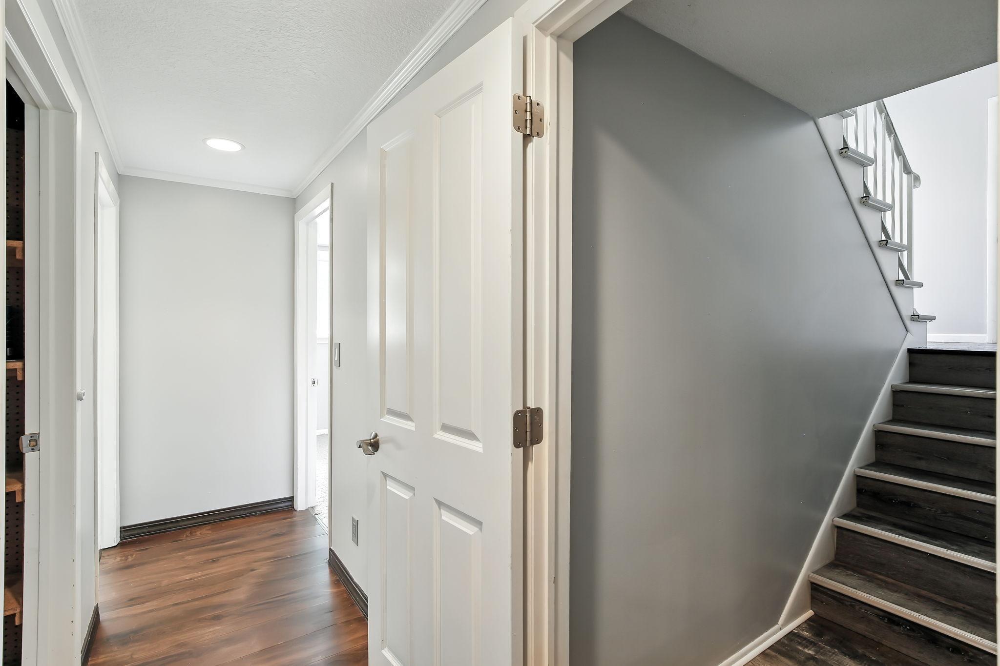 455 Black Oaks Lane N