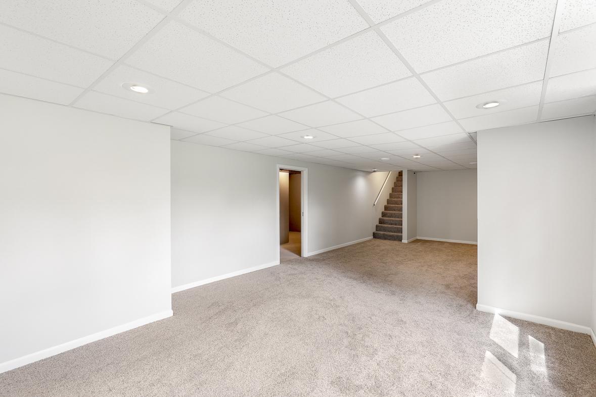 Meticulously Maintained, Walkout Rambler, Walkable to Lake Phalen