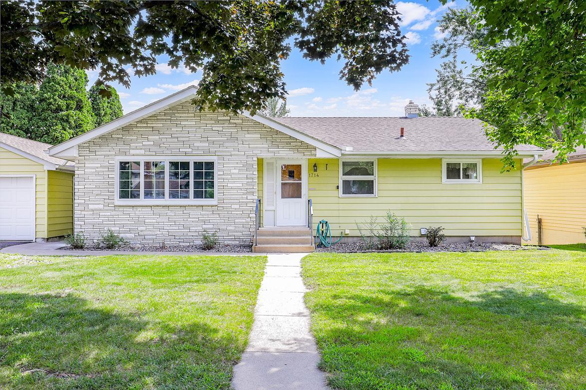 Meticulously Maintained, Walkout Rambler, Walkable to Lake Phalen
