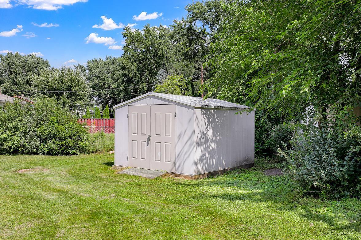 Meticulously Maintained, Walkout Rambler, Walkable to Lake Phalen