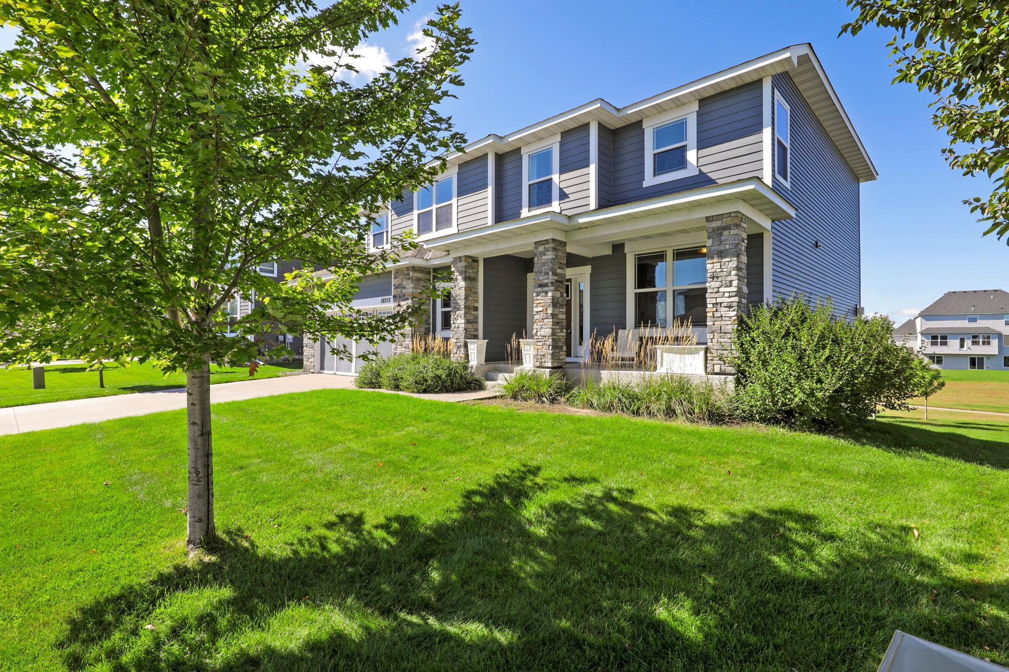 Turnkey, Walkout, 2-Story in Desireable Oxbow Cove