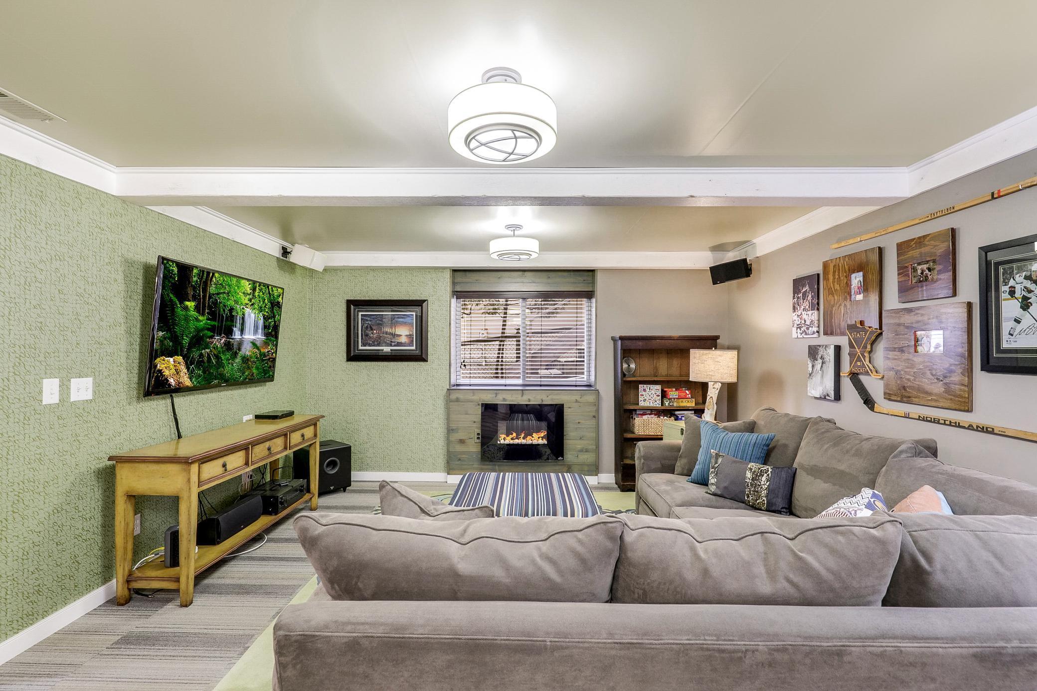 Turnkey Serenity on a Dead-End Cul-De-Sac in Mound